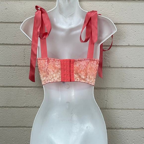 Urban Outfitters Out From Under Yvonne Lace Bow Cropped Corset size S - Picture 7 of 11